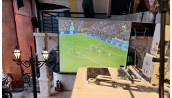 Lắp đặt máy chiếu và màn chiếu 150 inchs xem bóng đá World Cup 2022 Tại Tân Bình