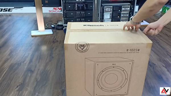 Danh-gia-loa-sub-dien-da-nang-Klipsch-R-100SW