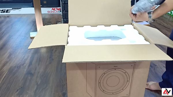 Danh-gia-loa-sub-dien-da-nang-Klipsch-R-100SW