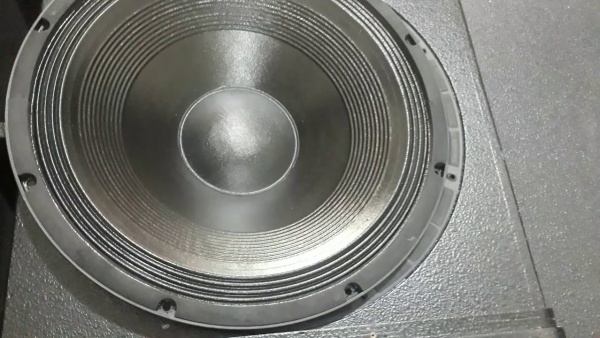 Loa-sub-JBL-KP-6018S