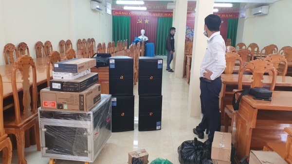 lăp đặt dàn âm thanh hội trường