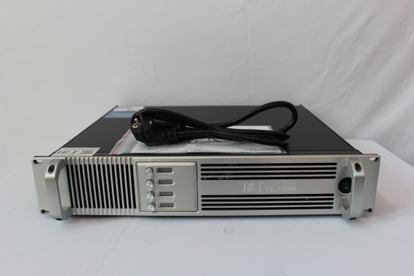 Review-main-cong-suat-karaoke-E3-TX-12000