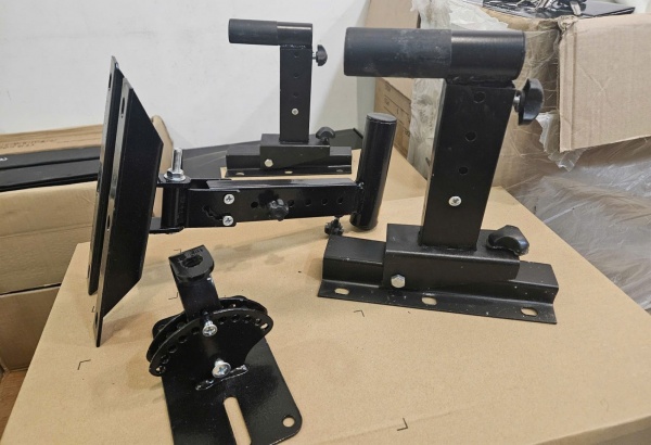 các loại giá treo loa cọc chuyên dụng