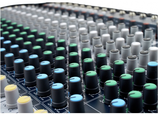 Mixer-Soundcraft-Signature-22
