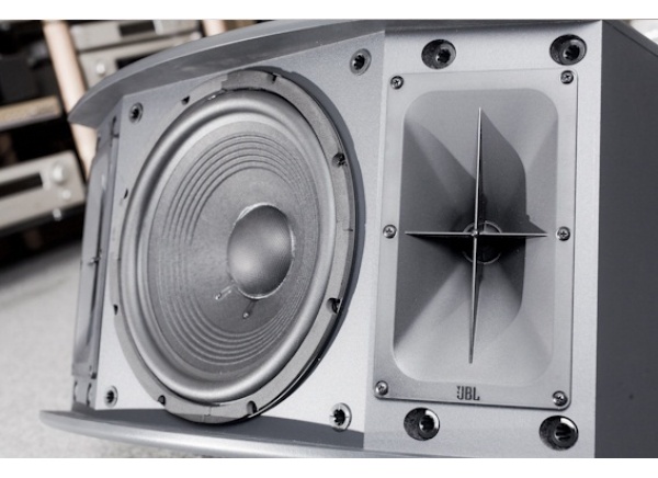 Loa-JBL-Ki310-chinh-hang-gia-tot