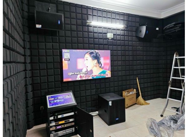 Tủ Âm Thanh Liền Màn Hình Ván Ép