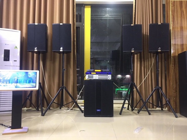 vi-tri-lap-dat-loa-sieu-tram