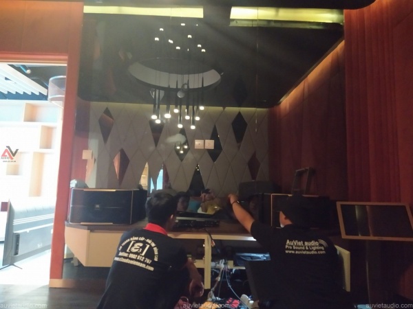 Dich-vu-can-chinh-am-thanh-karaoke-tai-nha