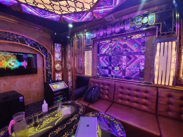 Bo-tui-ngay-nhung-luu-y-nay-khi-thi-cong-phong-karaoke-chuyen-nghiep