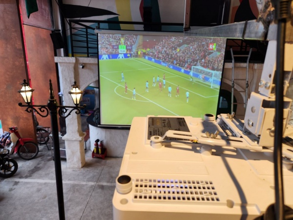 may-chieu-xem-bong-da