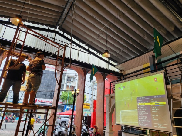 may-chieu-xem-bong-da