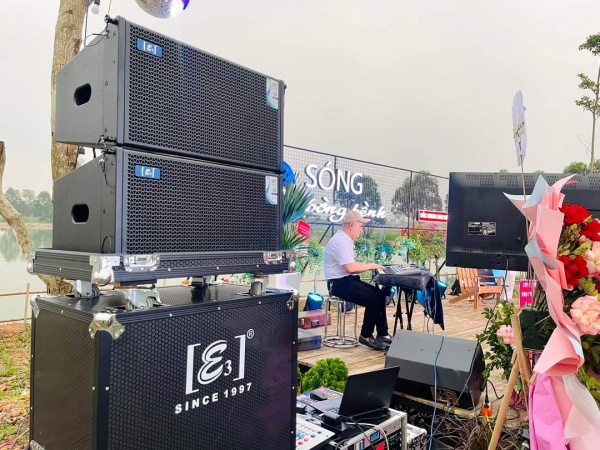 loa aray e3 thk112 trình diễn