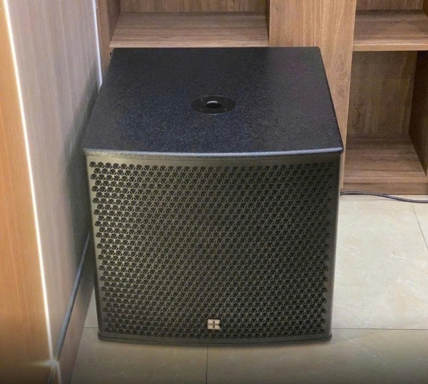 Sub WF115 lắp đặt thực tế trong gia đình