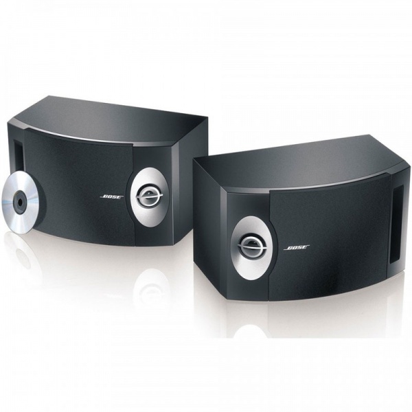 TOP-4-mau-loa-treo-tuong-hay-dang-mua-nhat-hien-nay