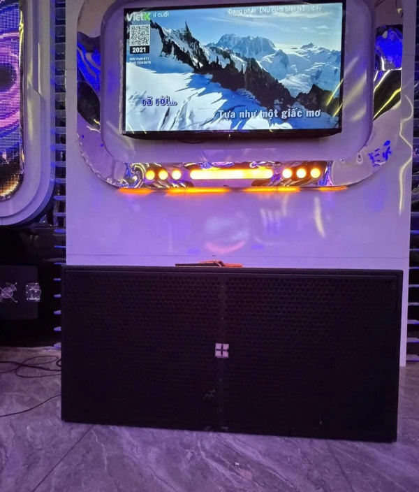 phòng karaoke chuyên nghiệp âm thanh hay, nội thất đẹp