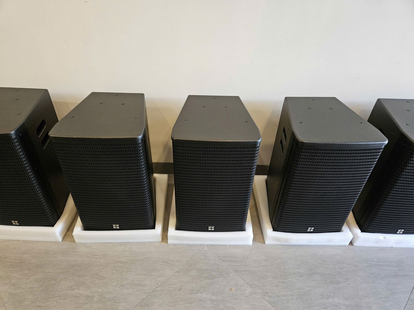 ngoại hình thực tế loa ktreasure td12