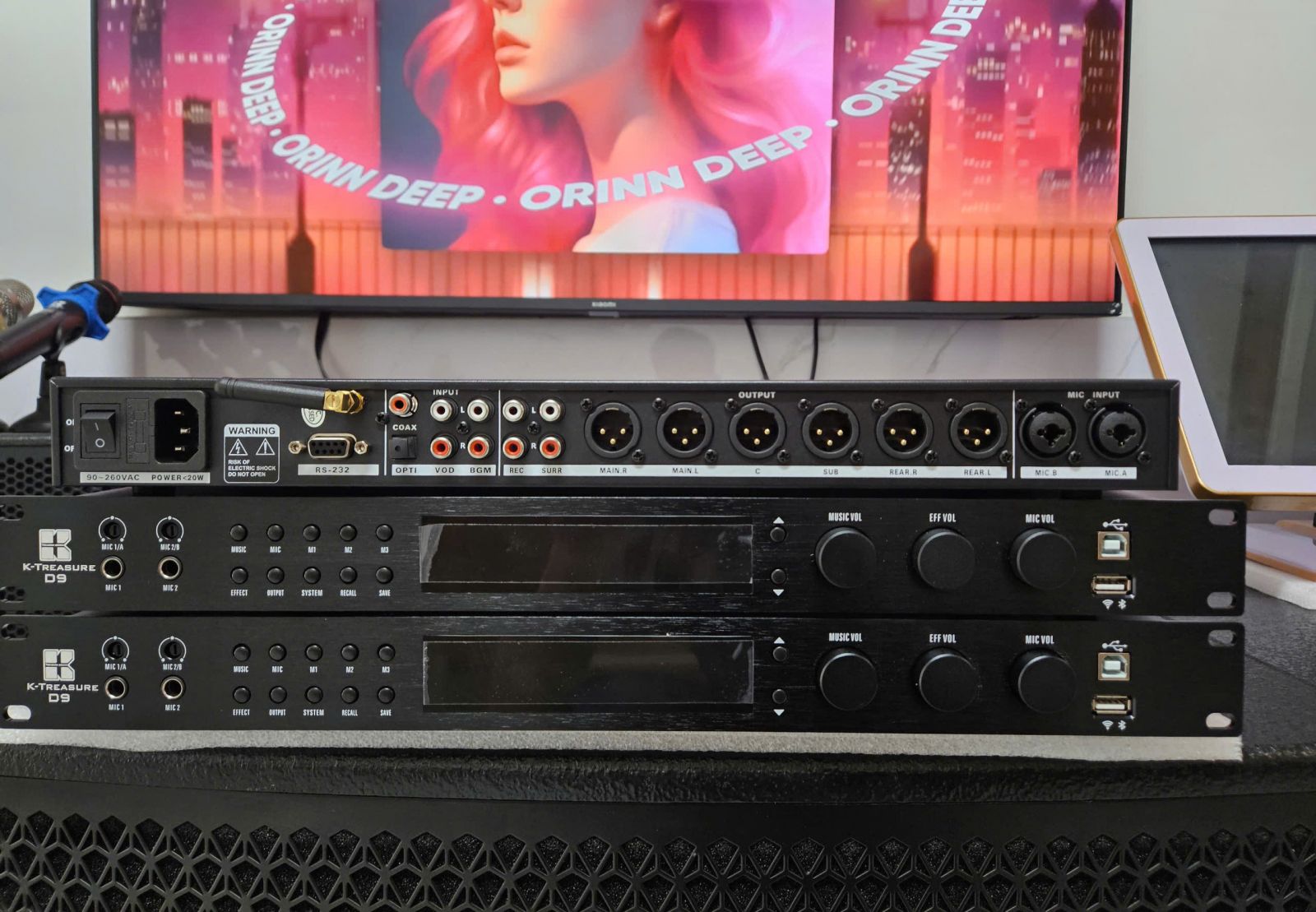 Ngoại hình mặt trước và mặt sau vang số ktreasure d9