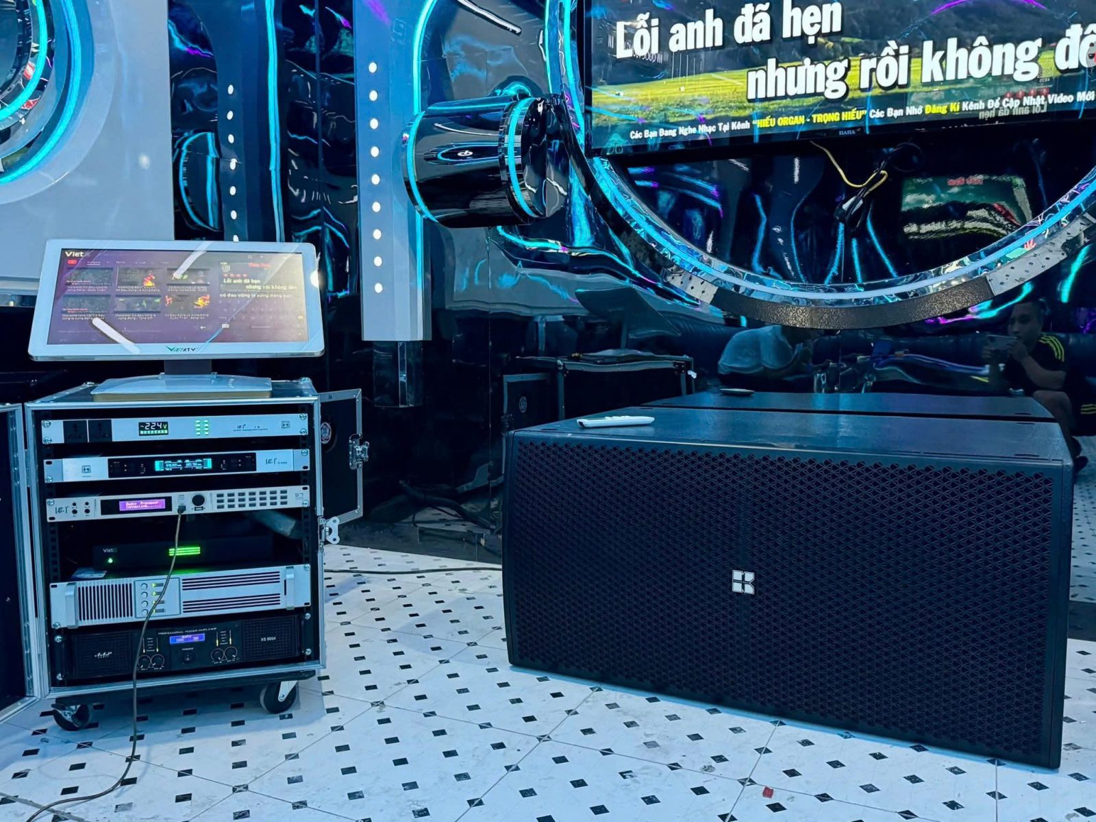 loa sub đôi cho phòng hát ktreasure wf218