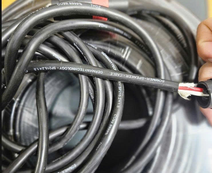 dây loa cho âm thanh karaoke